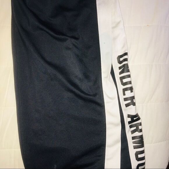 Under Armour boys athletic black and white pants - Picture 5 of 5
